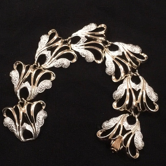 Sarah Coventry Jewelry - Silver Toned Bracelet